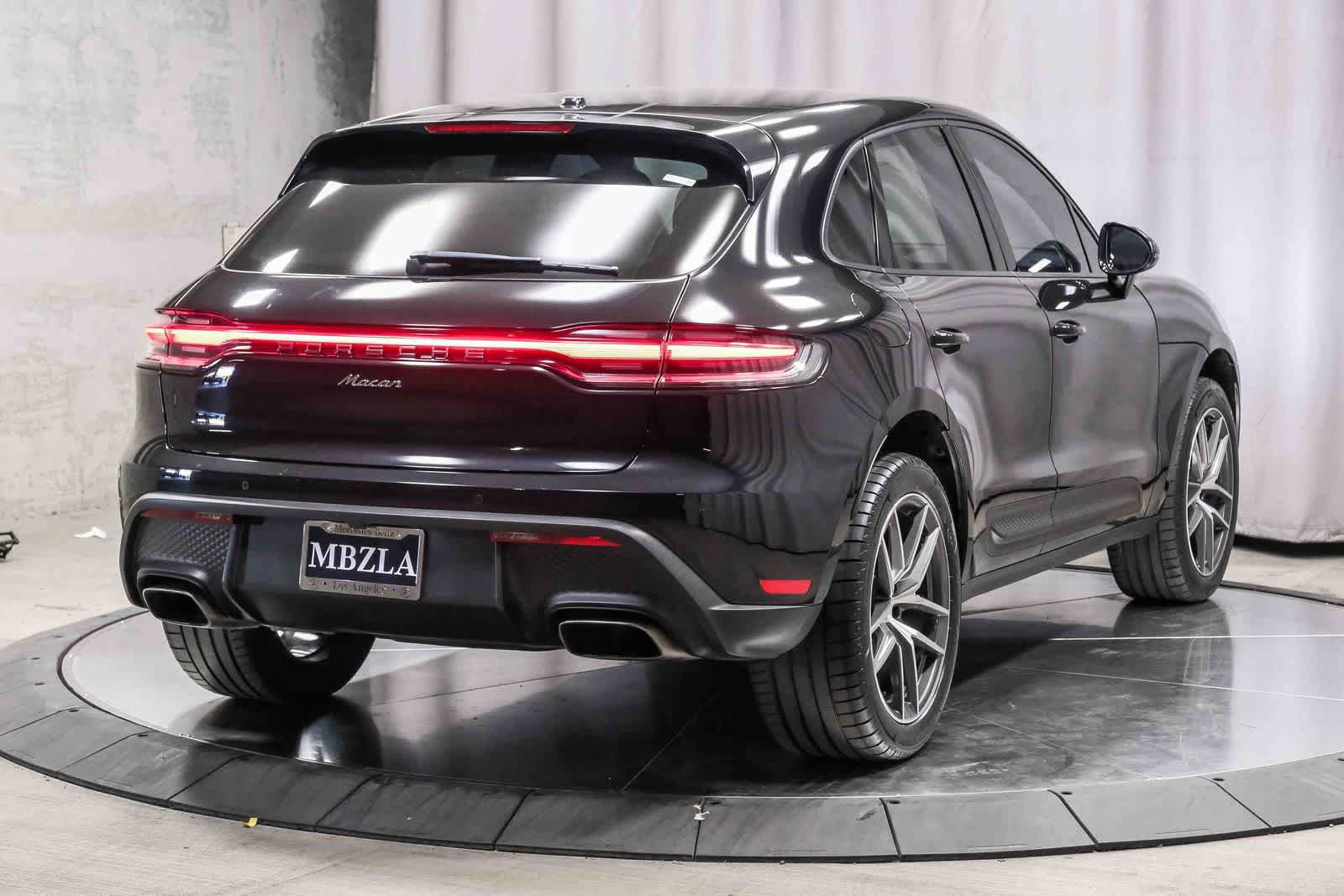 Used 2023 Porsche Macan image 4