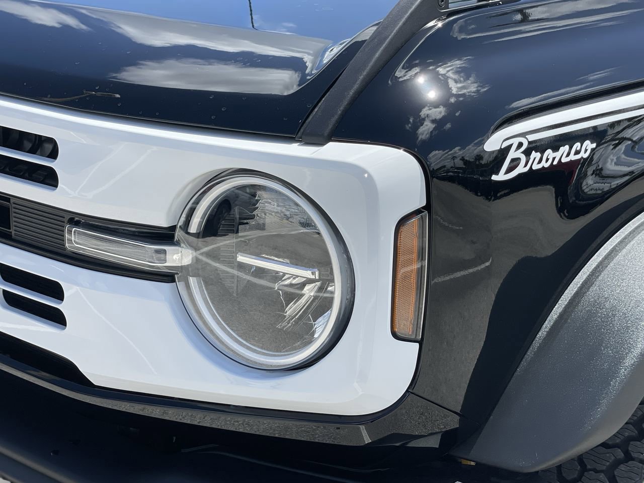 New 2026 Ford Bronco Heritage Edition image 6