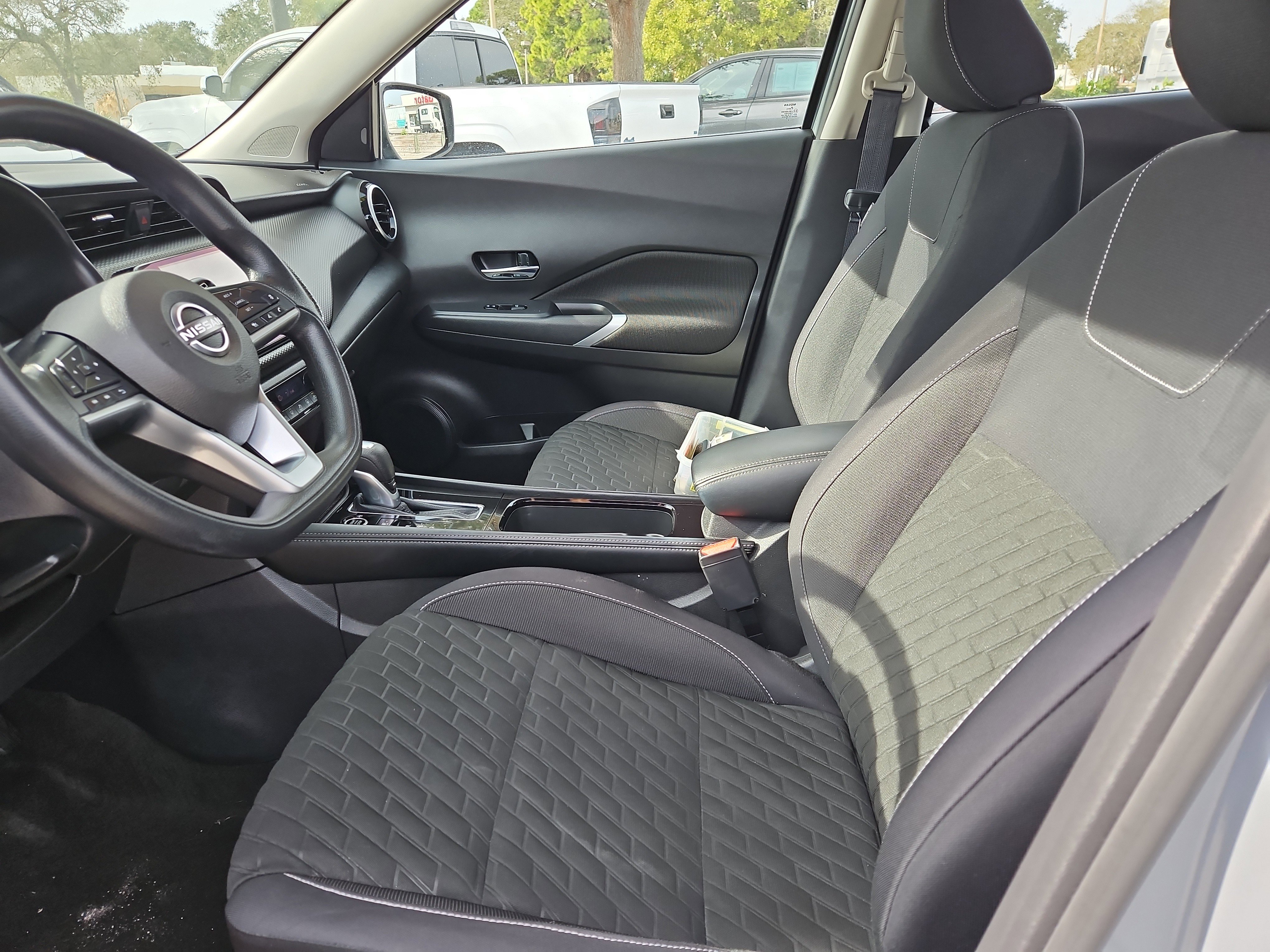 Used 2022 Nissan Kicks SV FWD image 12