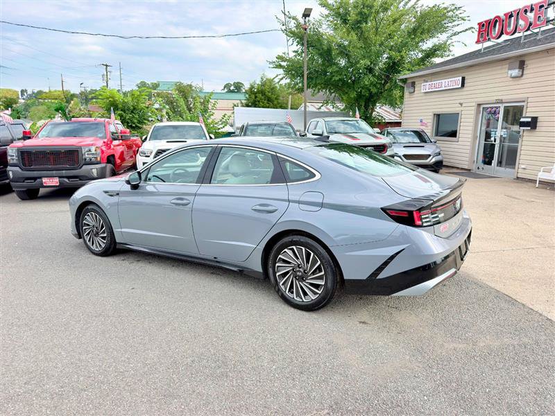 Used 2025 Hyundai Sonata SEL FWD image 2