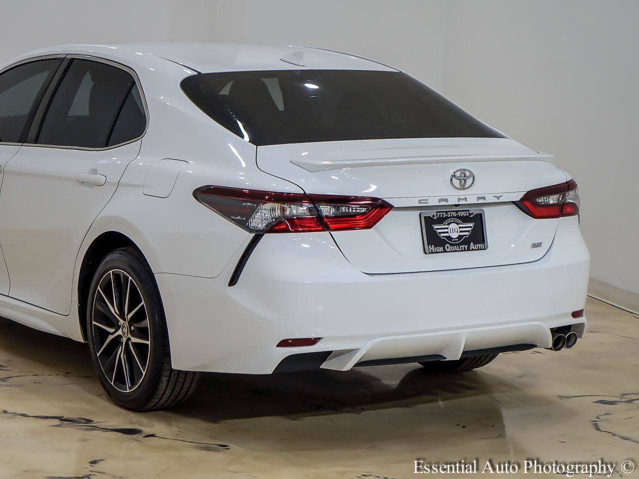 Used 2021 Toyota Camry SE FWD image 9