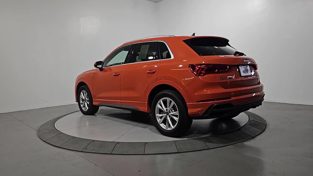 Used 2024 Audi Q3 2.0T Premium Plus w/ Premium Plus Package AWD/4WD image 3