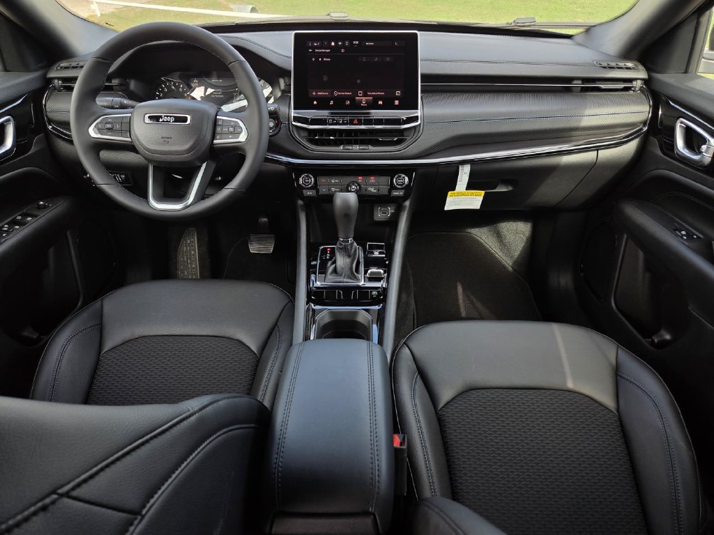 New 2027 Jeep Compass Latitude AWD/4WD image 9