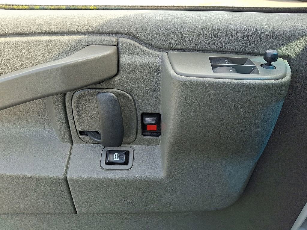 Used 2024 GMC Savana 2500 w/ Driver Convenience Package image 13