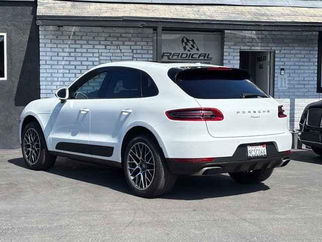 Used 2018 Porsche Macan AWD/4WD image 23