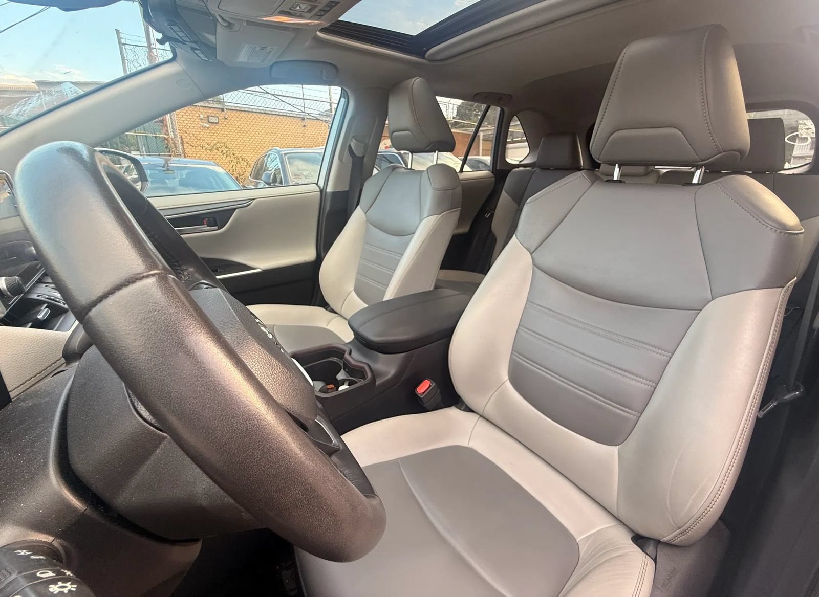 Used 2019 Toyota RAV4 Limited AWD/4WD image 13
