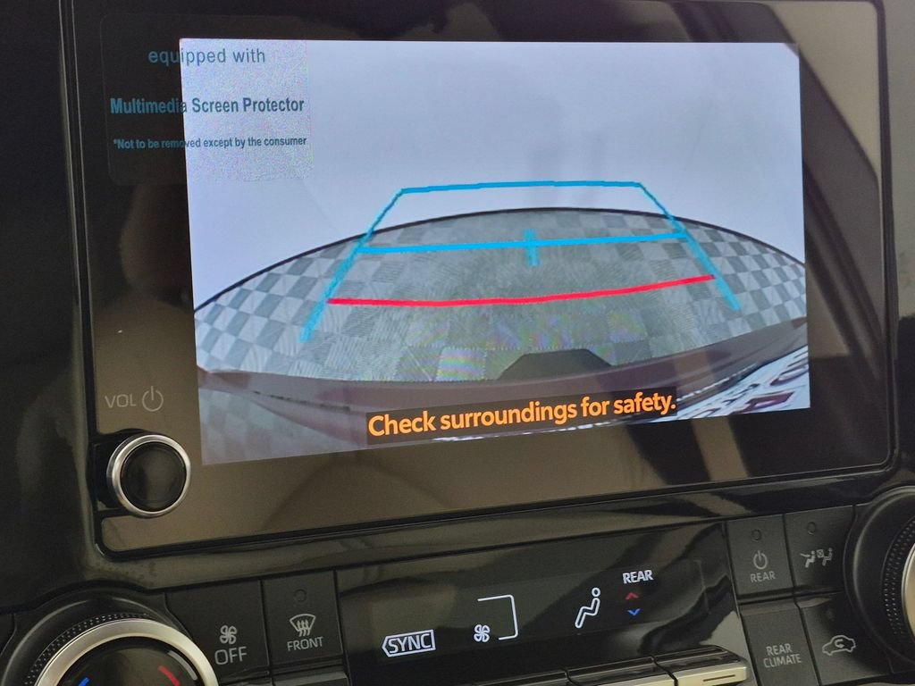 Used 2025 Toyota Highlander XLE FWD image 19