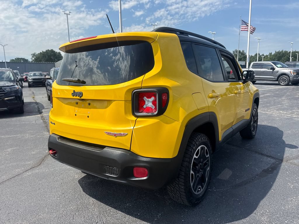 Used 2016 Jeep Renegade Trailhawk w/ Cold Weather Group AWD/4WD image 8