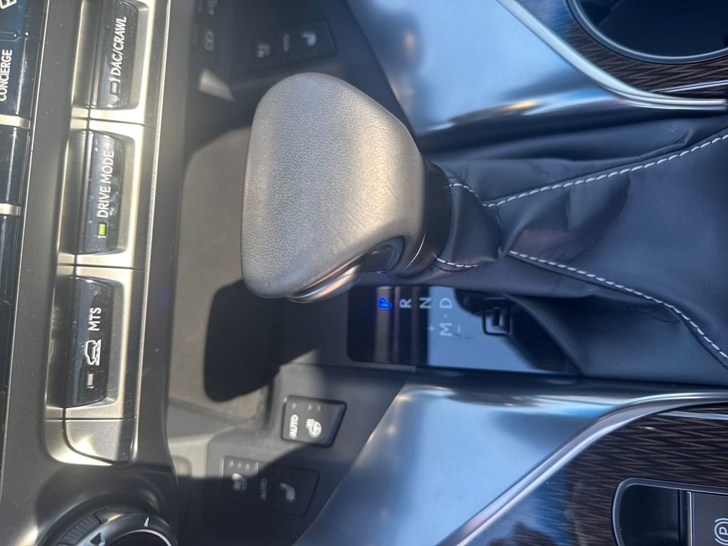 Used 2023 Lexus LX 600 4WD w/ Accessory Package (Z1) image 26