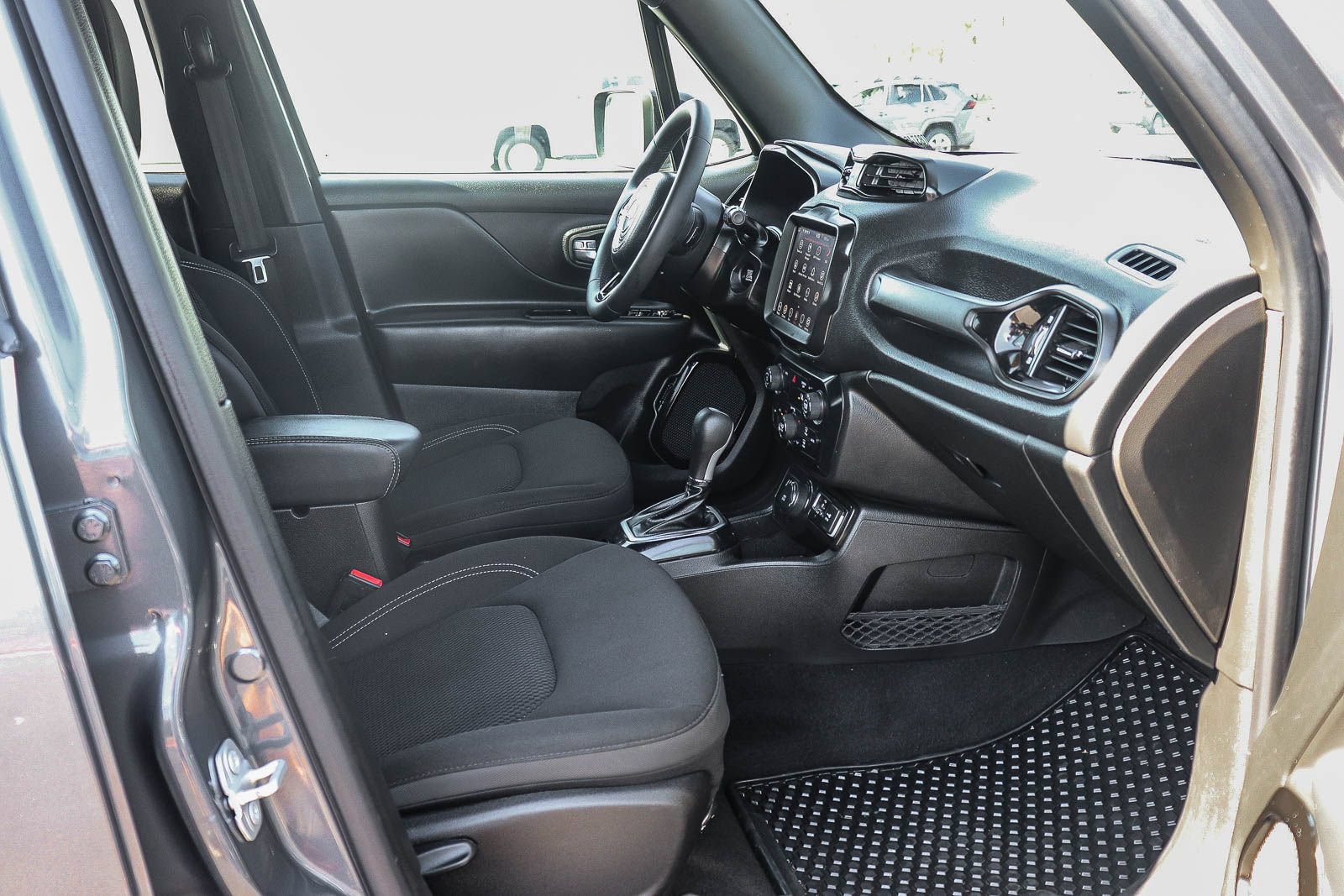 Used 2022 Jeep Renegade Altitude AWD/4WD image 20