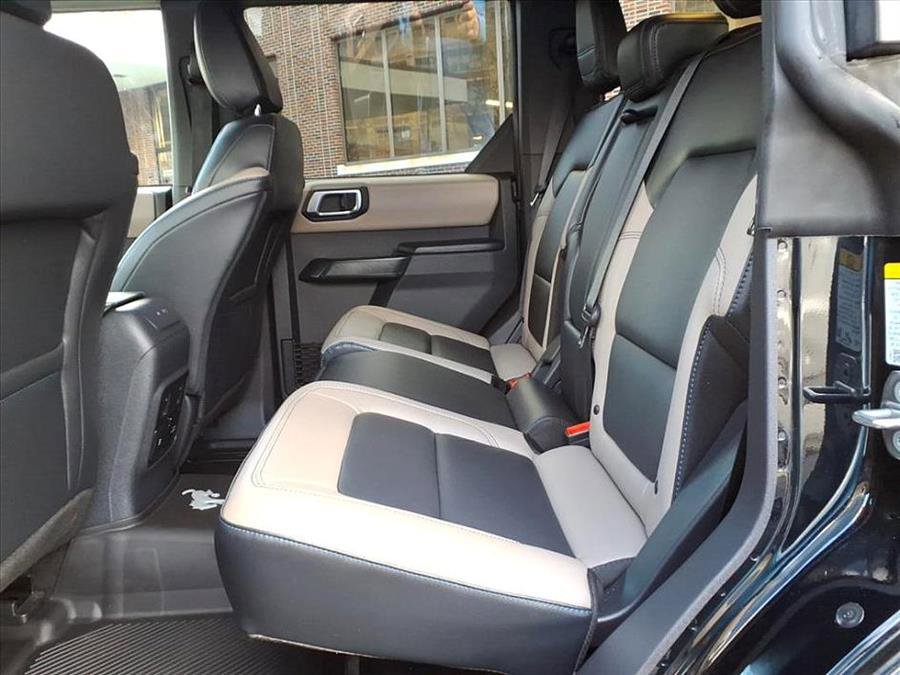 Used 2024 Ford Bronco Wildtrak image 30