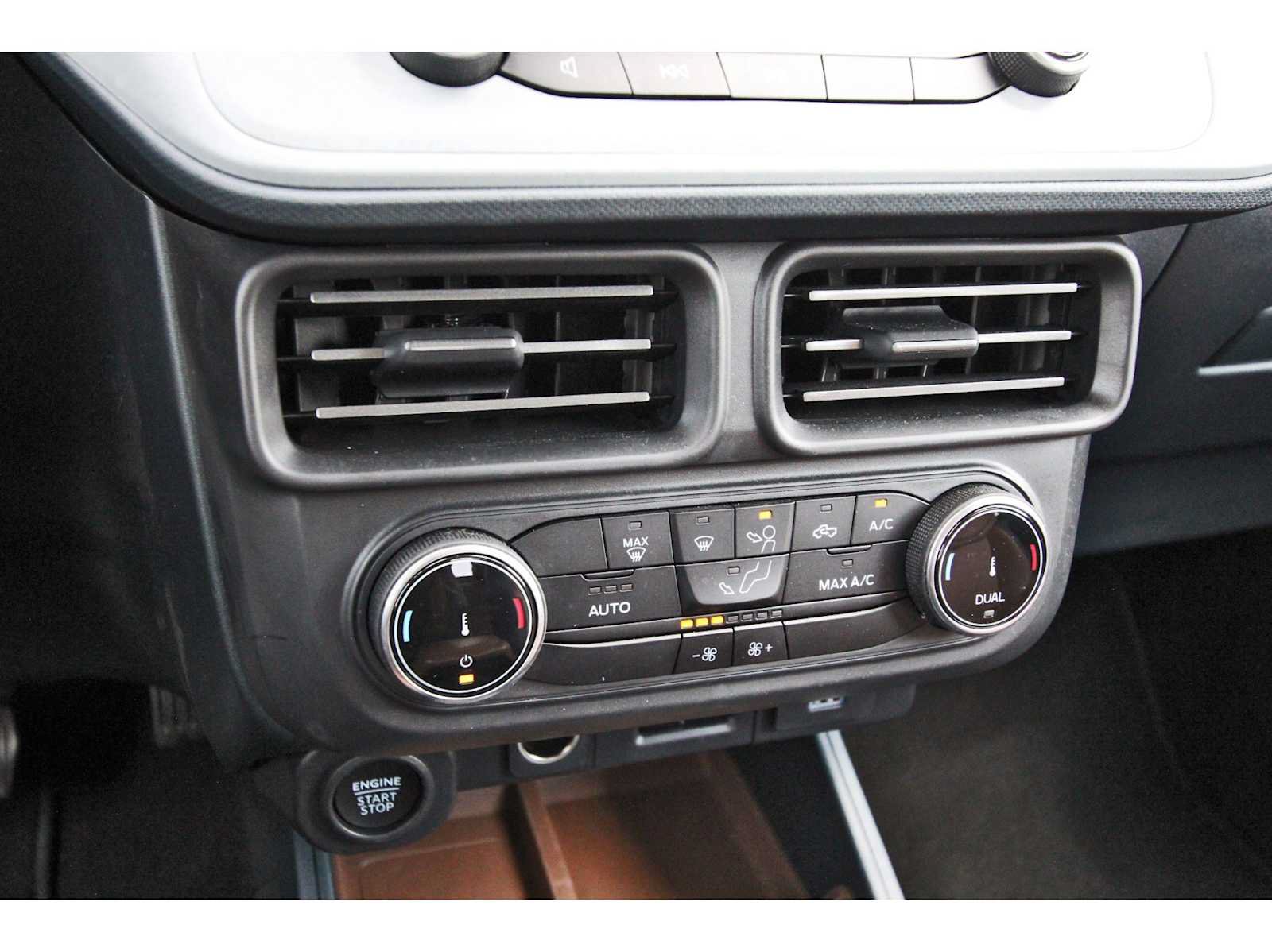 Used 2023 Ford Maverick Lariat w/ Equipment Group 500A Standard AWD/4WD image 24