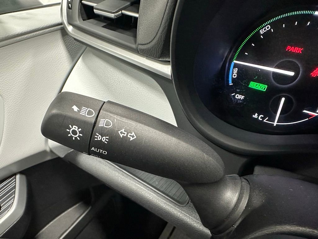 Used 2025 Toyota Sienna LE image 20