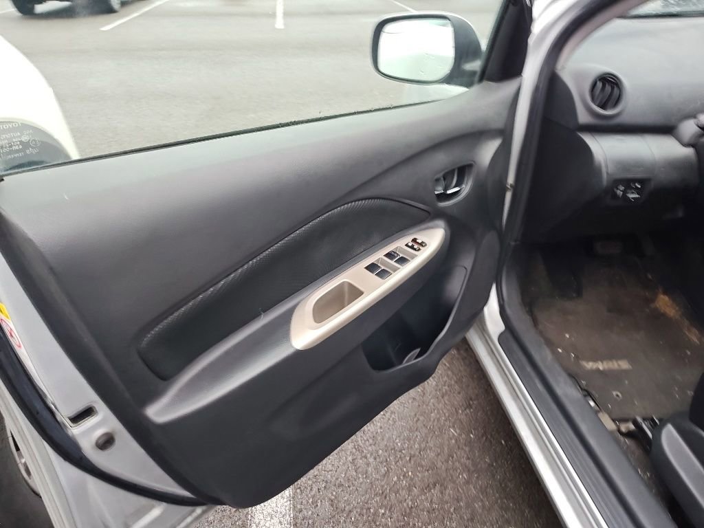 Used 2010 Toyota Yaris Sedan FWD image 7