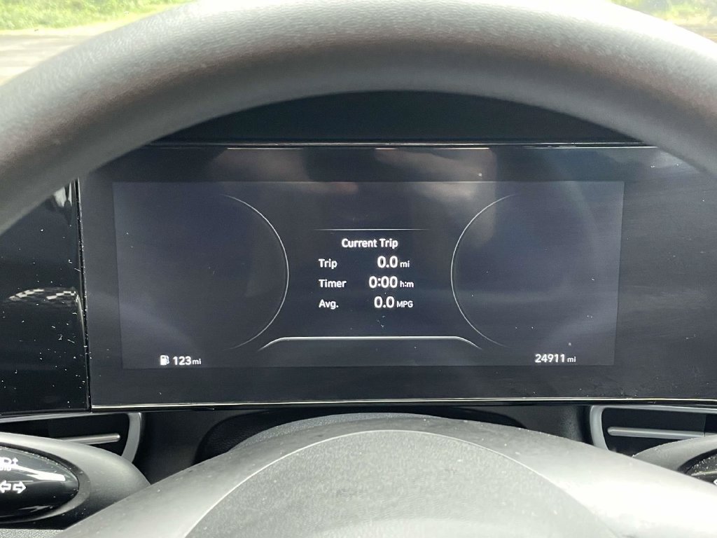 Certified 2024 Hyundai Elantra SEL FWD image 18