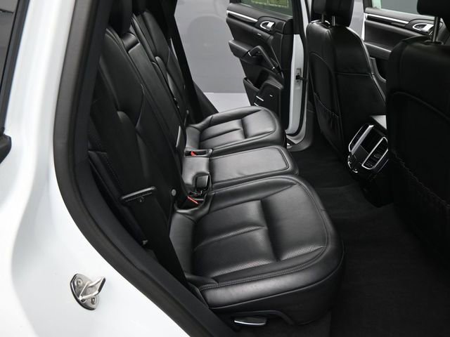 Used 2017 Porsche Cayenne S Platinum AWD/4WD image 39
