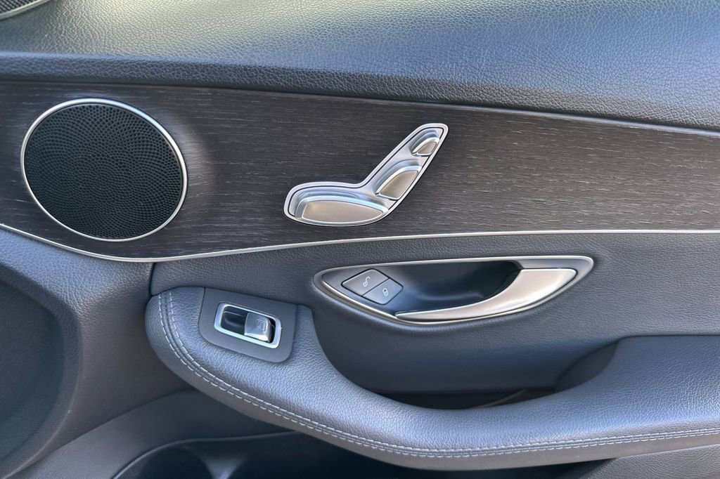 Used 2019 Mercedes-Benz C 300 Sedan image 17
