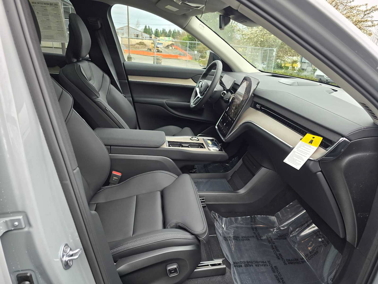 New 2025 Volvo EX90 Ultra w/ Protection Package Premier AWD/4WD image 11