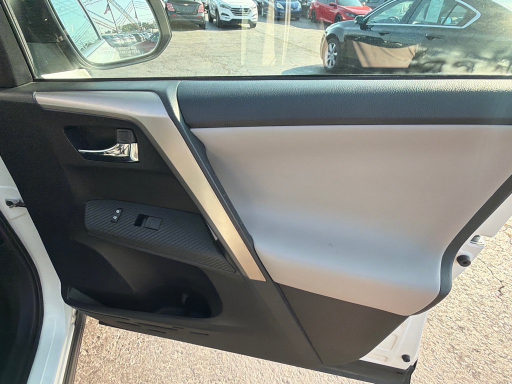 Used 2014 Toyota RAV4 Limited AWD/4WD image 16