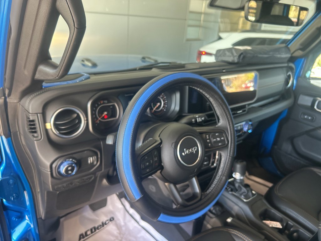 Used 2025 Jeep Gladiator Sport image 17