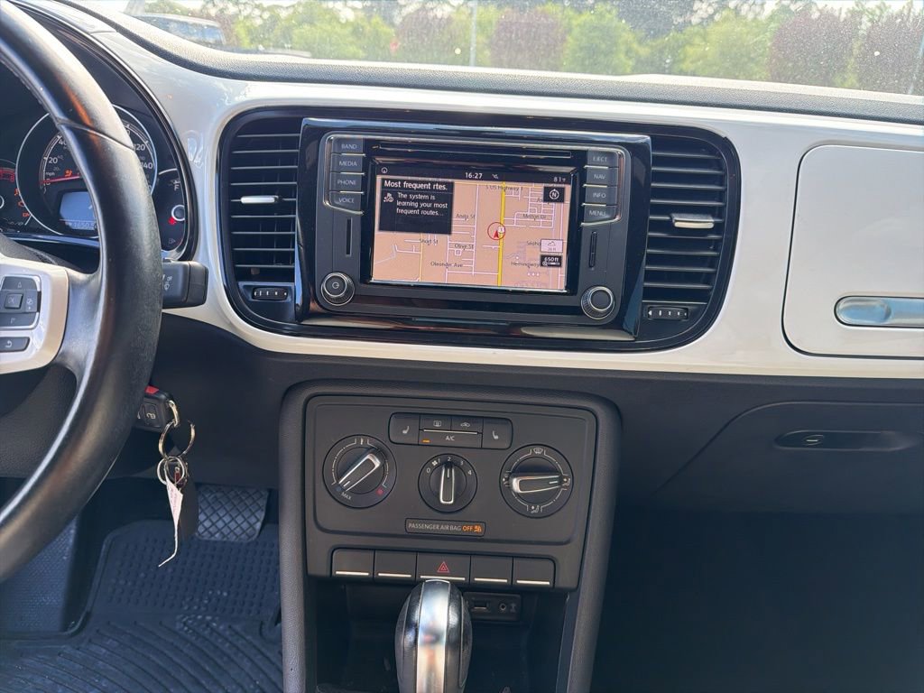 Used 2017 Volkswagen Beetle 1.8T Classic image 9