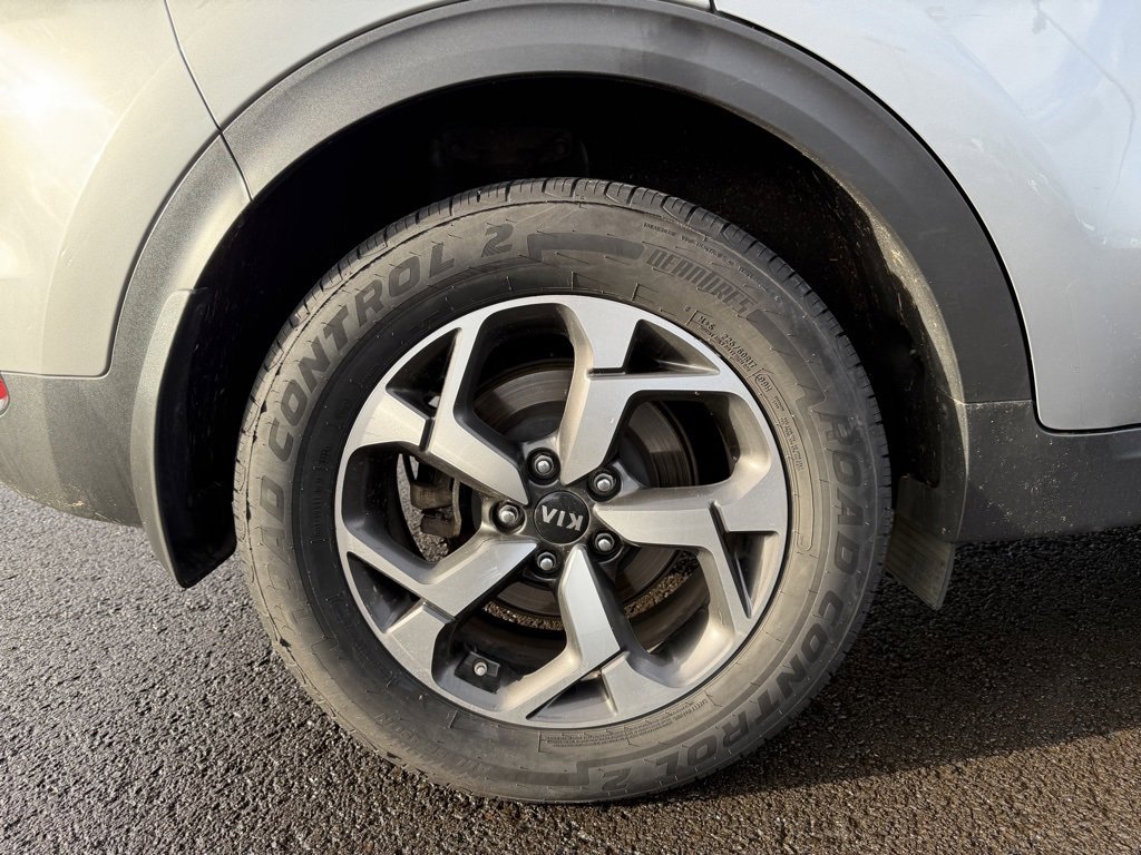 Used 2022 Kia Sportage LX image 9