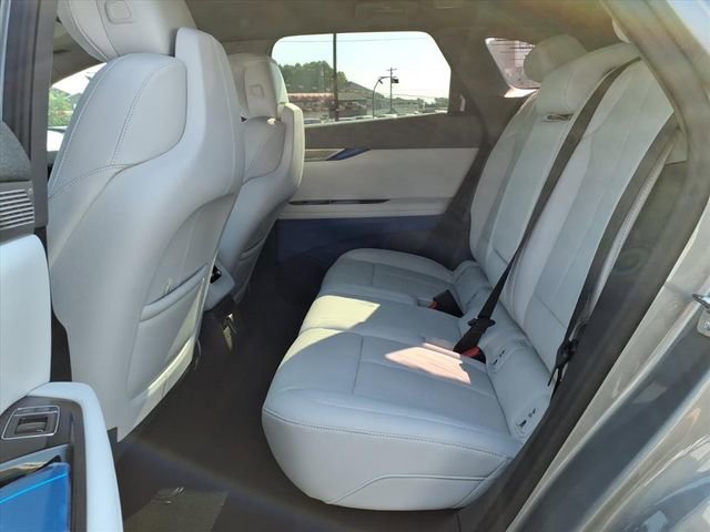 New 2025 Cadillac Optiq Luxury 2 image 8