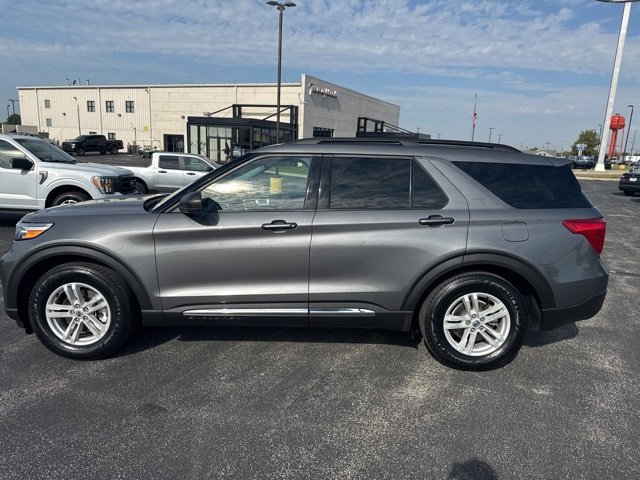 Used 2024 Ford Explorer XLT w/ Equipment Group 202A image 2