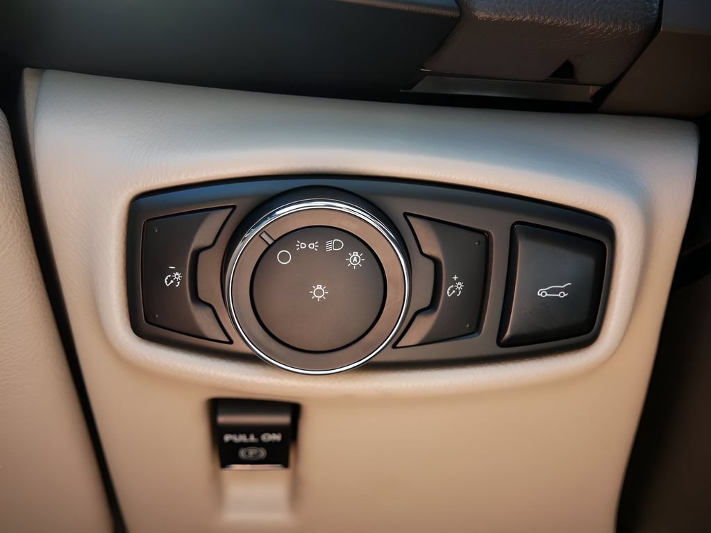 Used 2018 Lincoln MKX Reserve w/ Driver Assistance Package FWD image 18