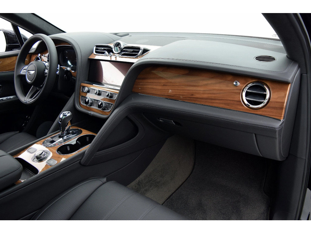 Certified 2021 Bentley Bentayga Plug-In Hybrid AWD/4WD image 2