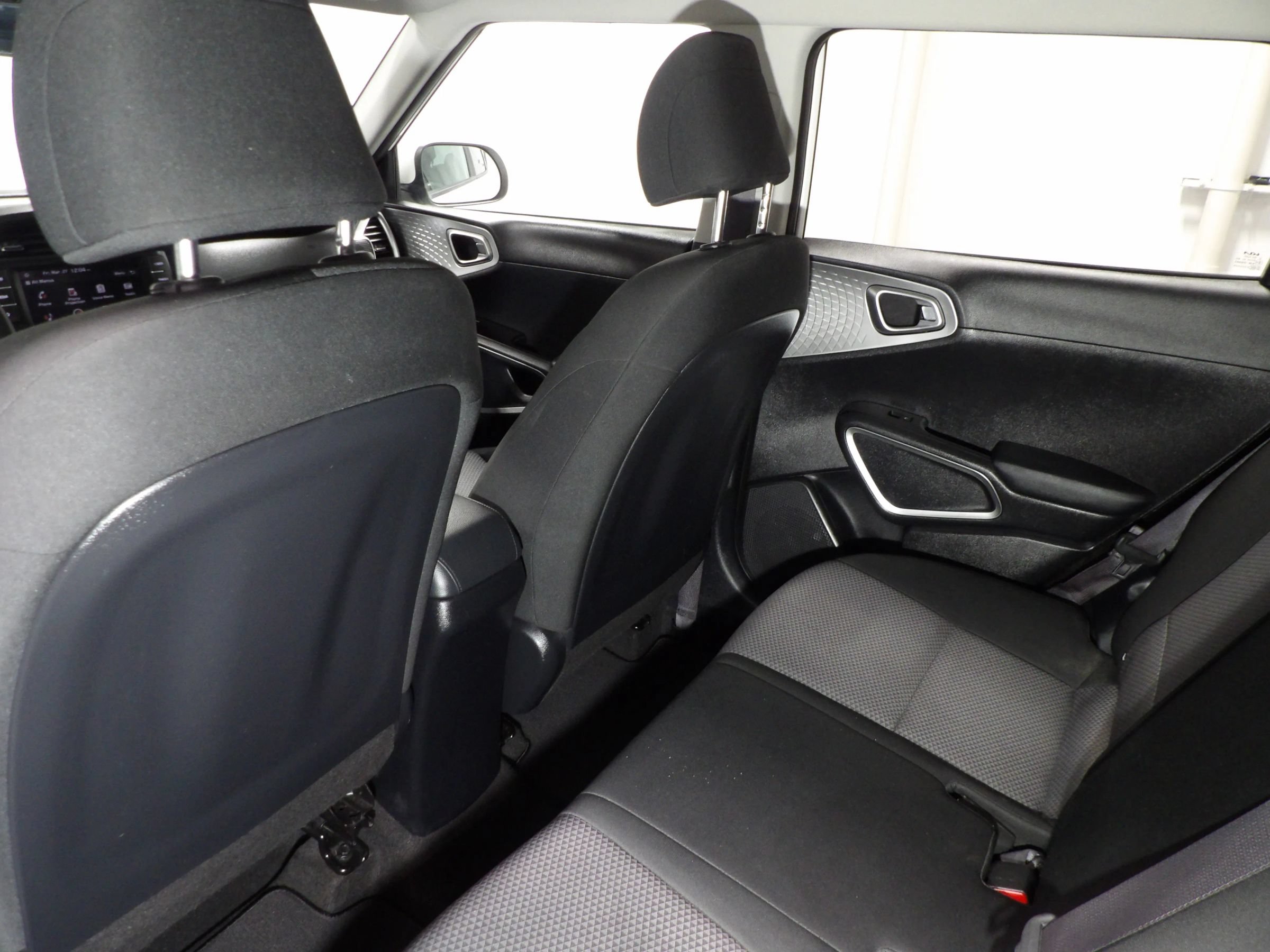 Used 2023 Kia Soul LX w/ Option Group 015 FWD image 11