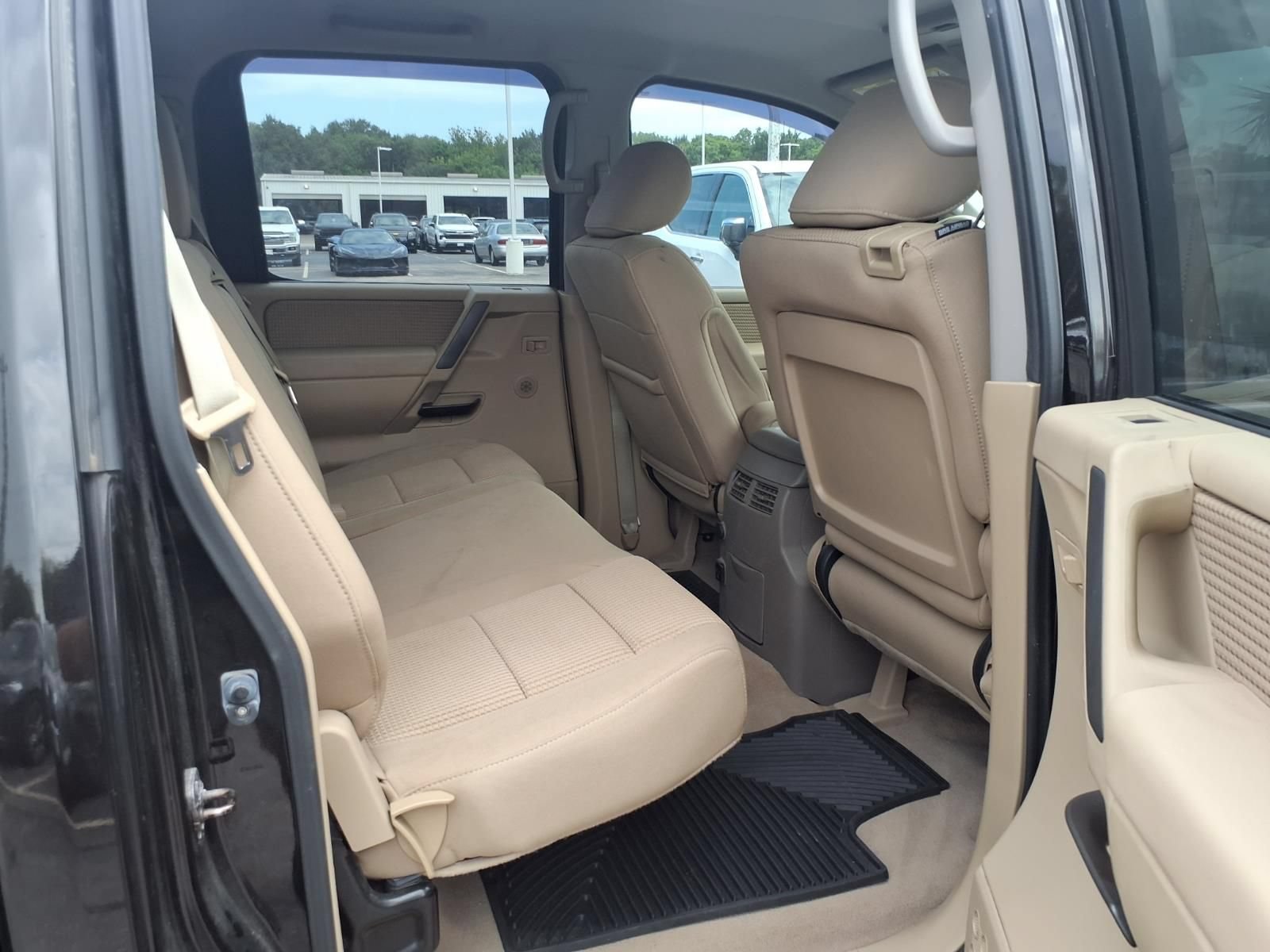 Used 2014 Nissan Titan SV w/ SV Value Truck Package RWD image 13