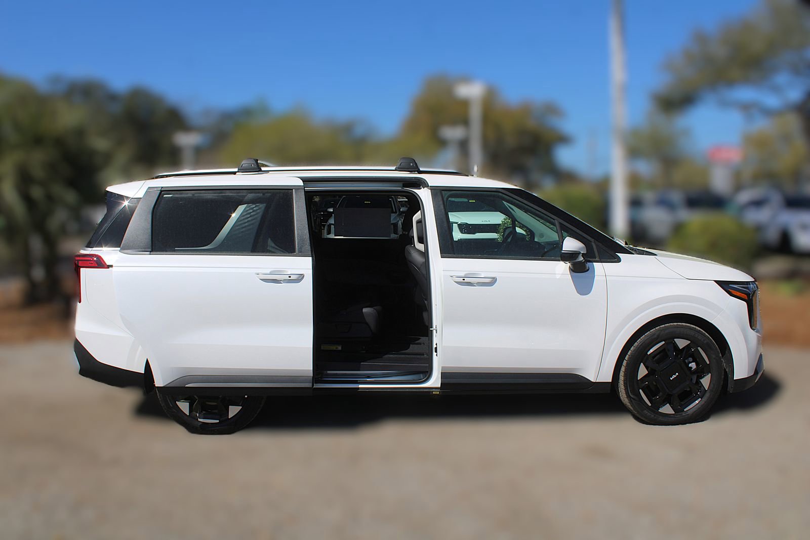 New 2026 Kia Carnival EX image 6