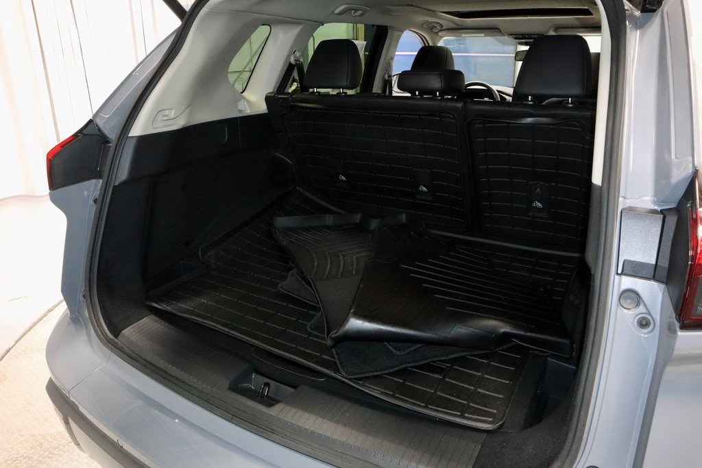 Certified 2024 Nissan Rogue SL w/ SL Premium Package image 16