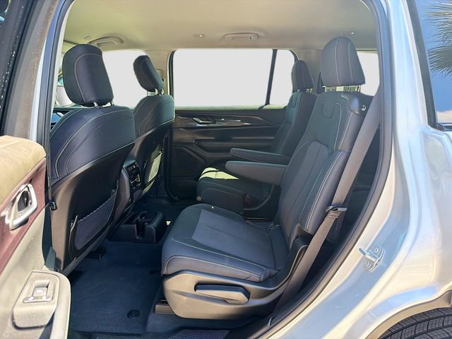 Used 2023 Jeep Grand Cherokee L Laredo image 21