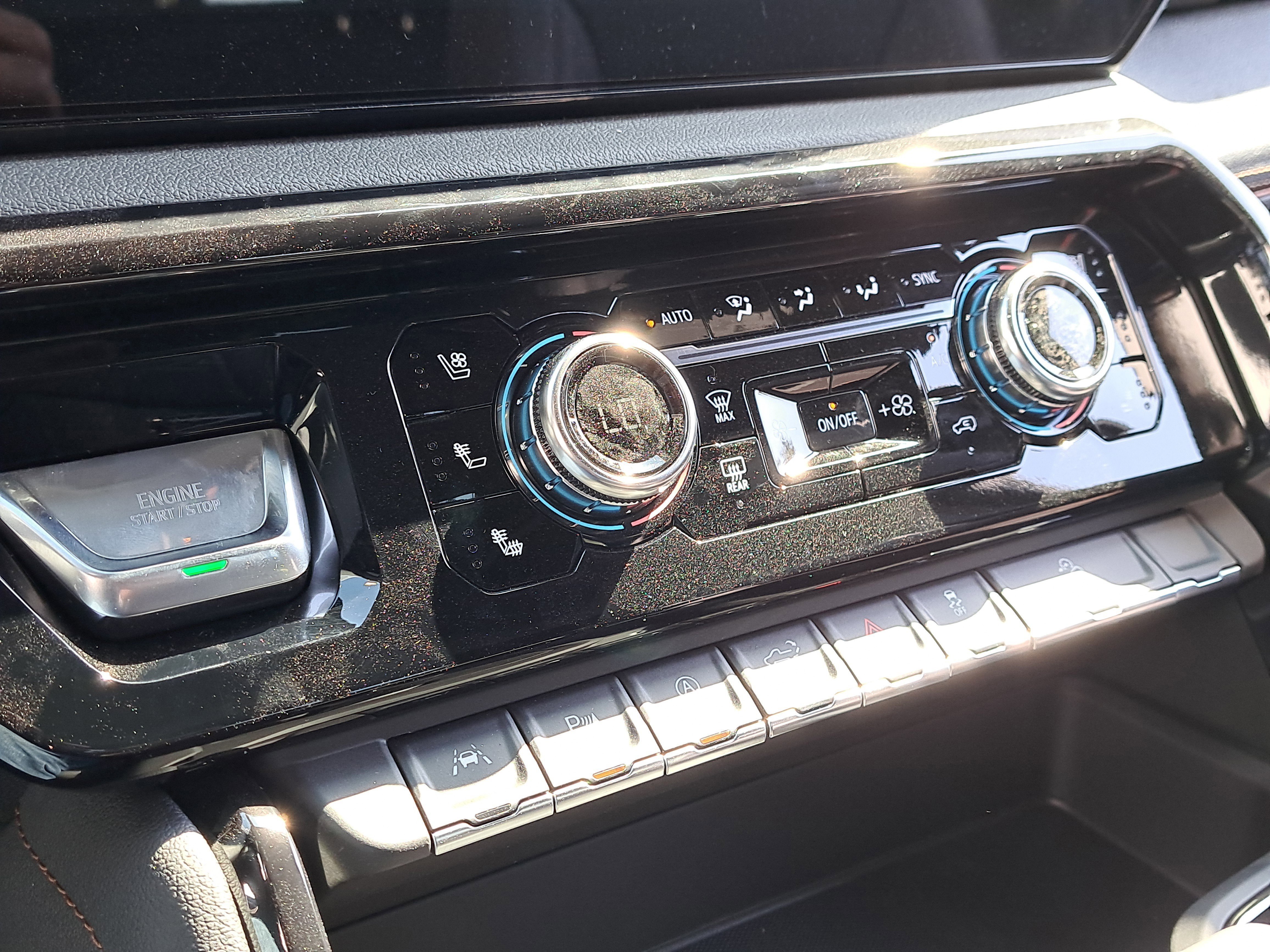 New 2025 GMC Sierra 1500 AT4 w/ AT4 Premium Package image 29