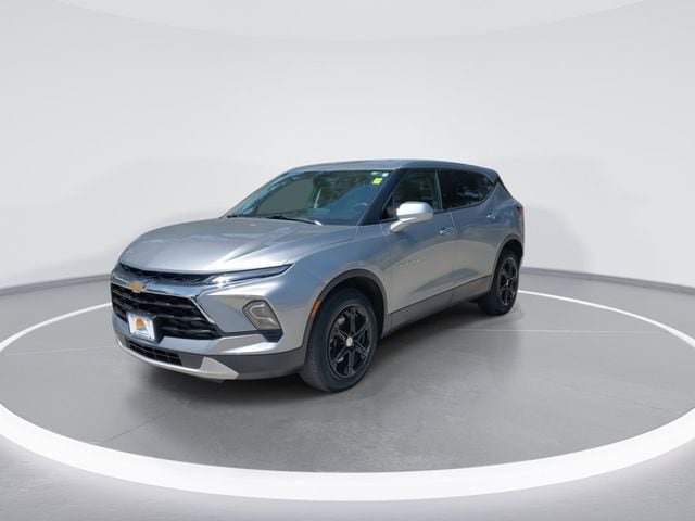 Used 2025 Chevrolet Blazer LT AWD/4WD image 4