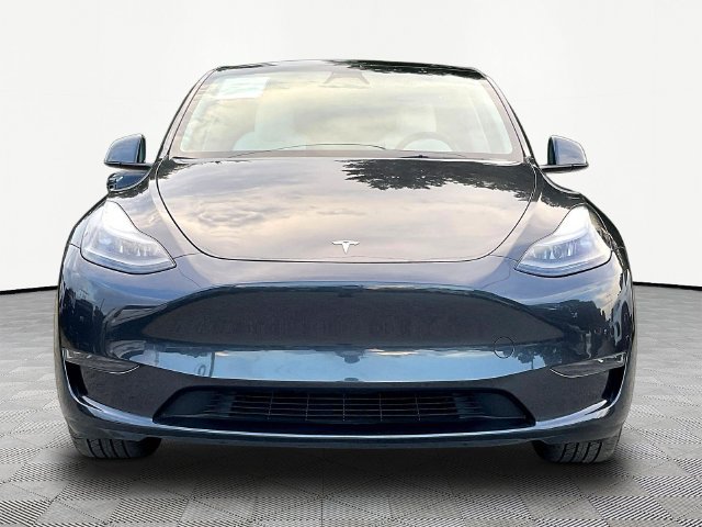 Used 2024 Tesla Model Y Long Range RWD image 2