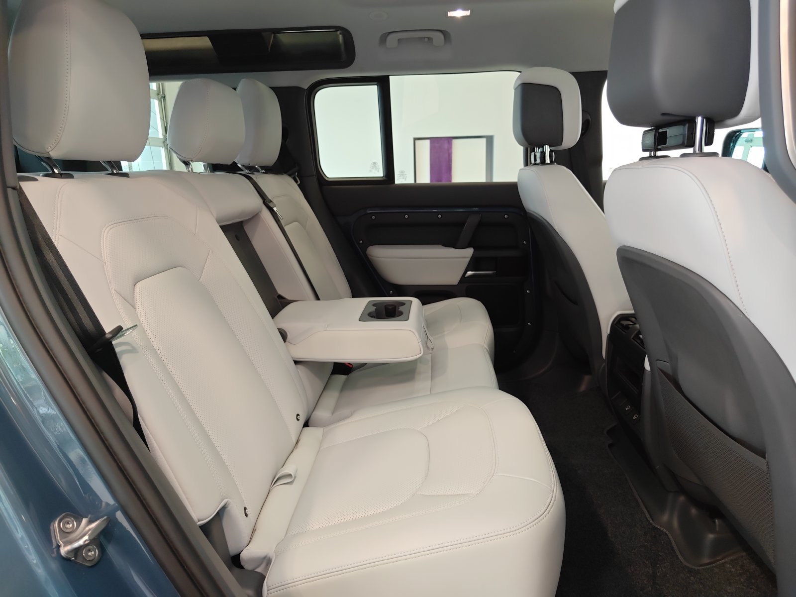 Used 2025 Land Rover Defender 110 S AWD/4WD image 16