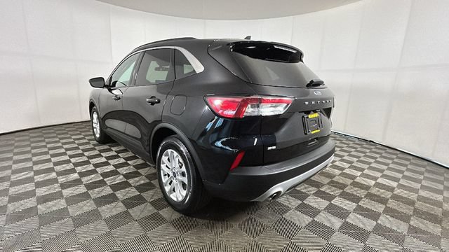 Used 2020 Ford Escape SE FWD image 4