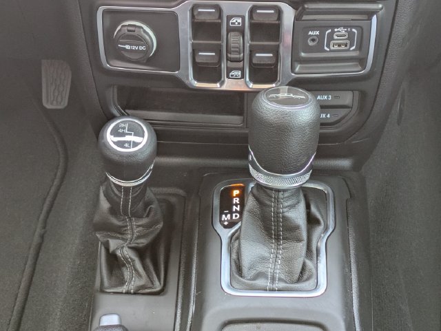 Certified 2025 Jeep Gladiator Overland AWD/4WD image 15