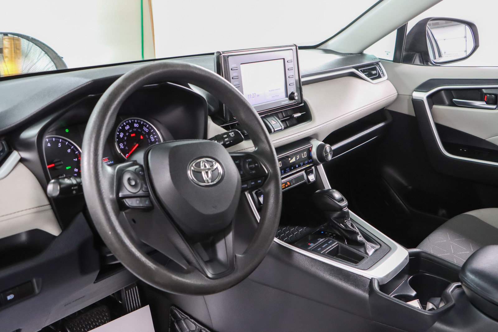 Used 2020 Toyota RAV4 XLE FWD image 22