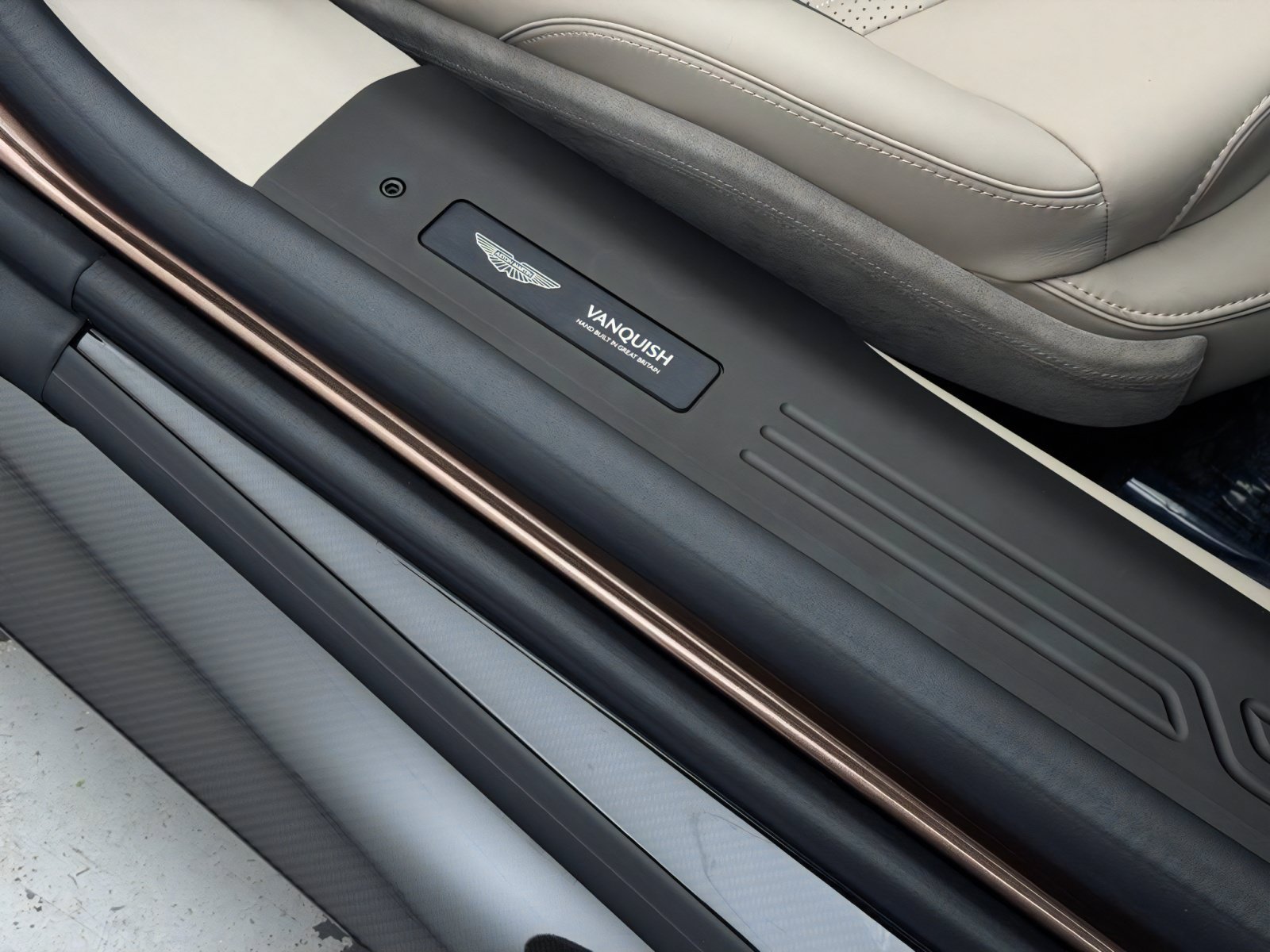 New 2026 Aston Martin Vanquish Convertible RWD image 49