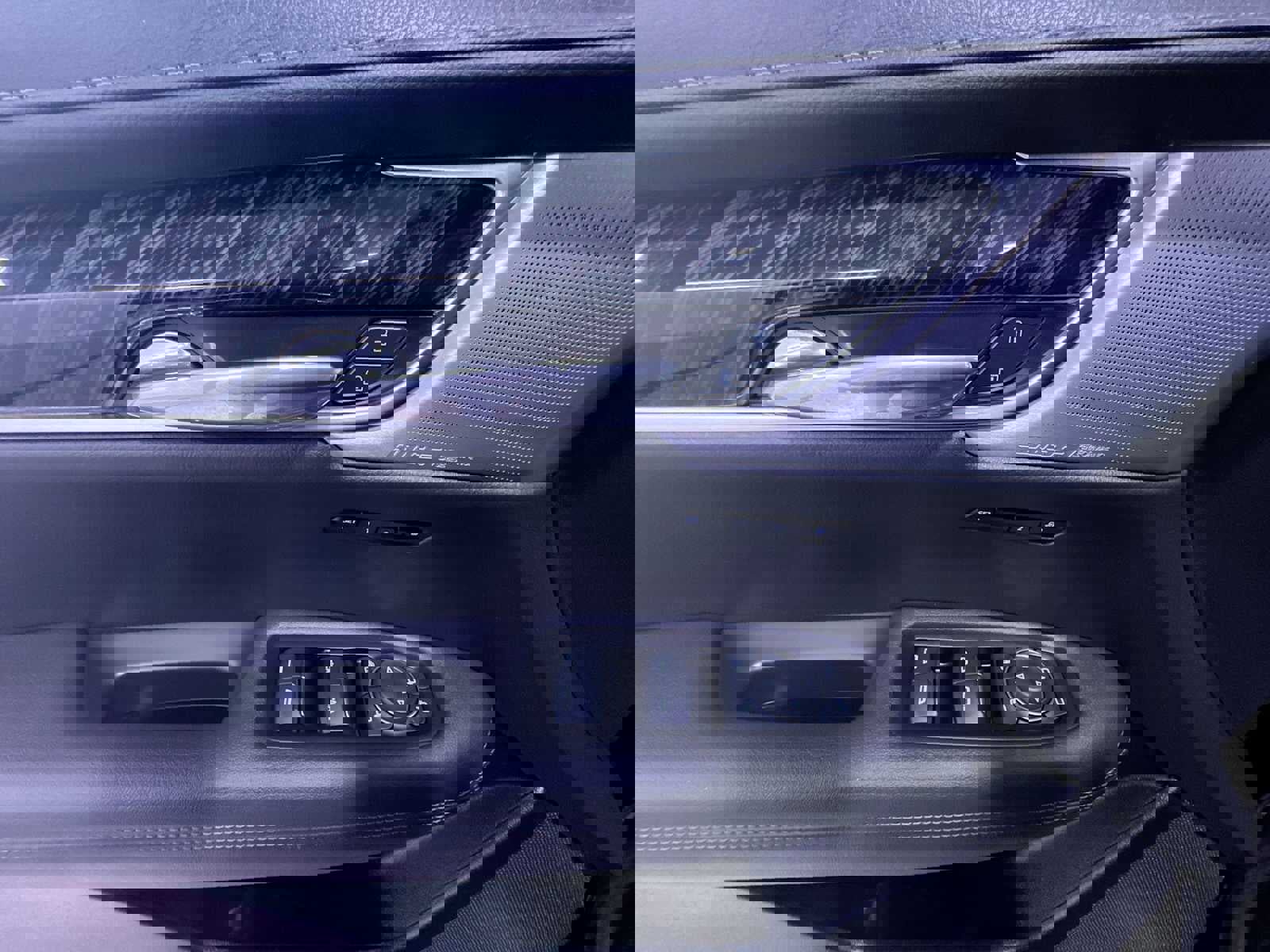 Used 2025 Cadillac XT6 Premium Luxury image 12