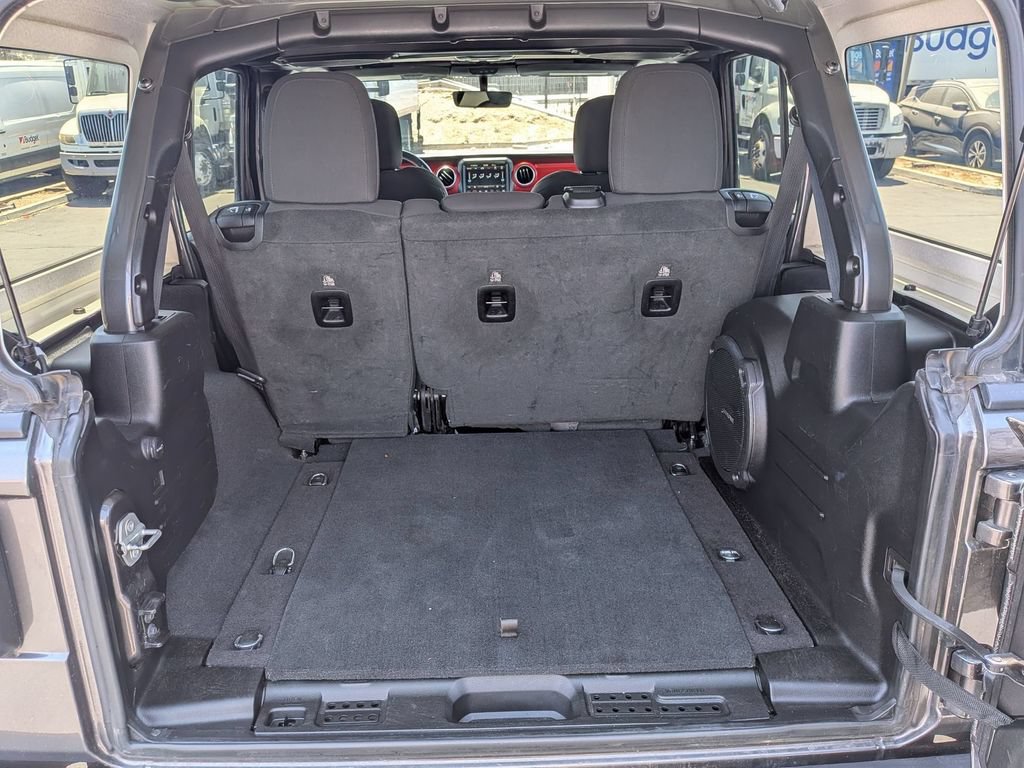 Used 2023 Jeep Wrangler Unlimited Rubicon AWD/4WD image 28