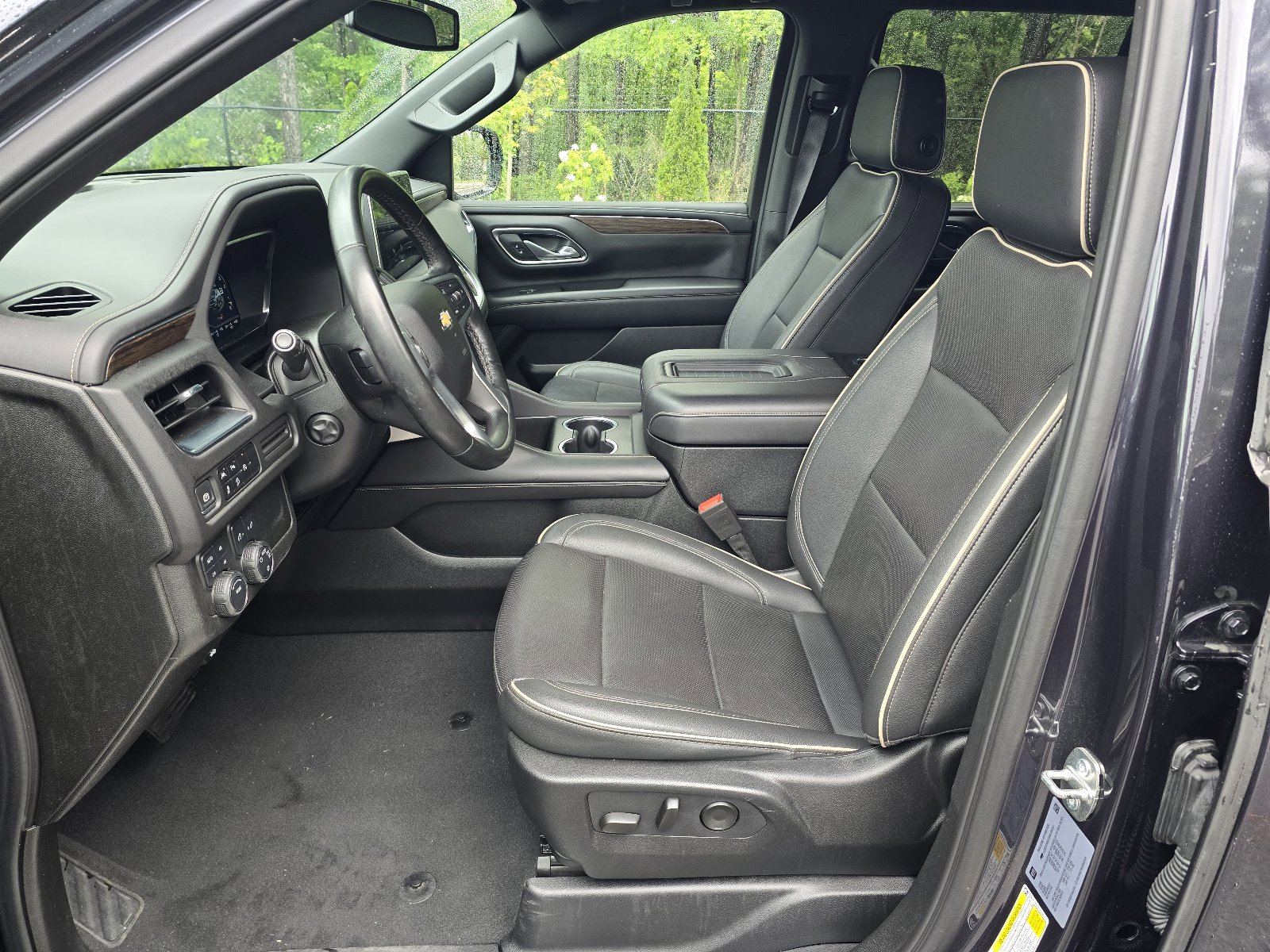 Used 2024 Chevrolet Tahoe Premier AWD/4WD image 14