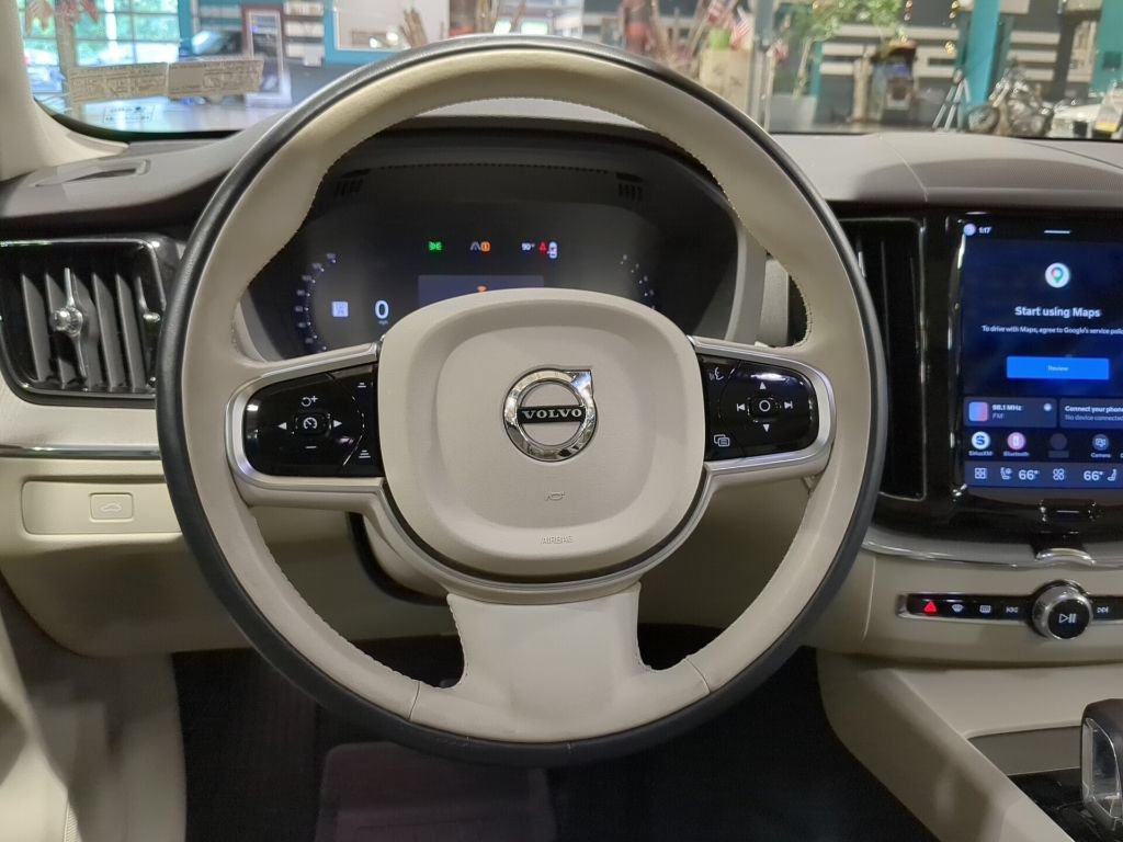 Used 2024 Volvo XC60 B5 Plus w/ Protection Package Premier AWD/4WD image 2