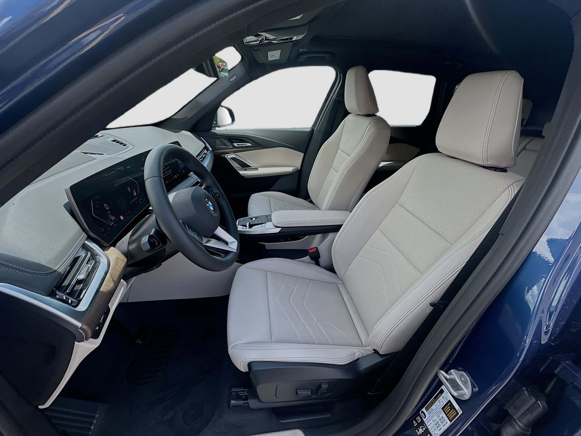 New 2025 BMW X1 xDrive28i w/ Technology Package image 16