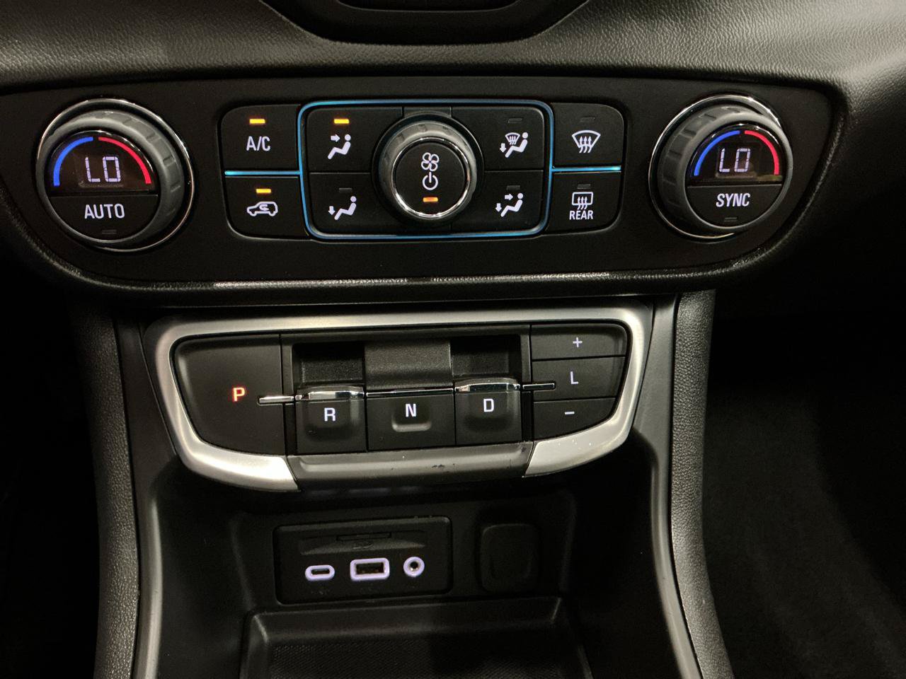 Used 2022 GMC Terrain SLT w/ Infotainment Package II AWD/4WD image 22