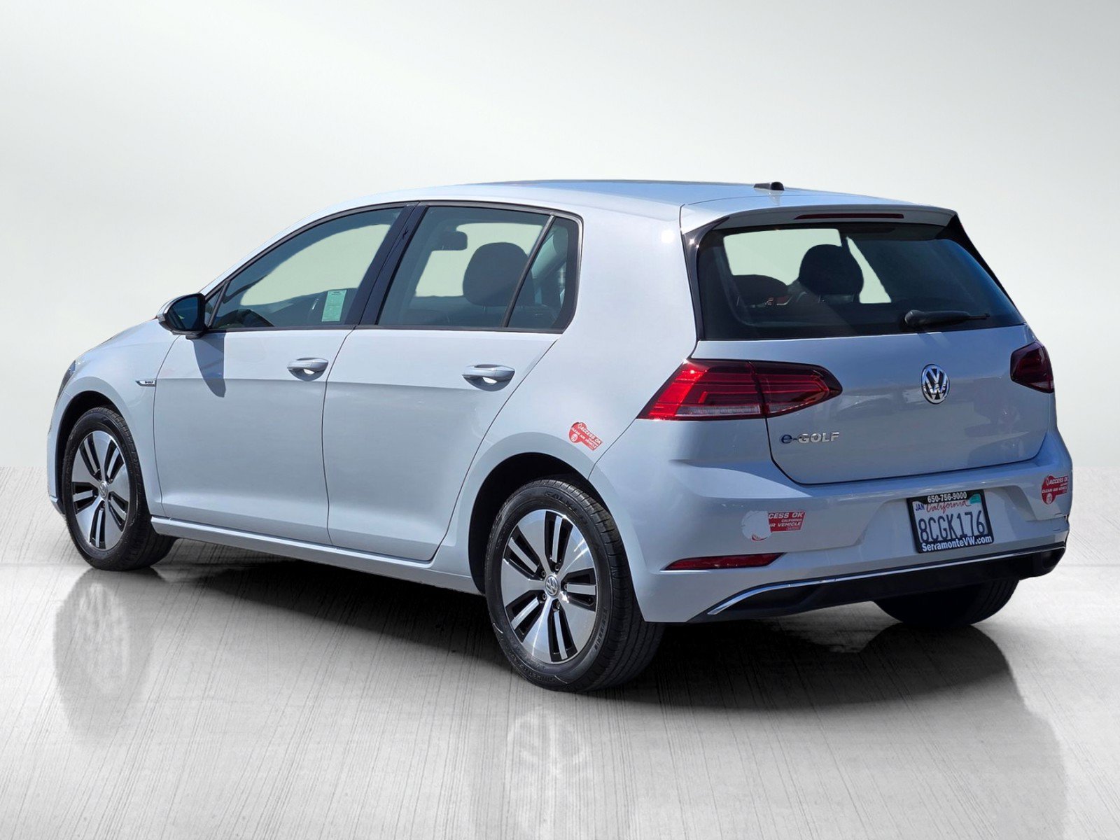 Used 2017 Volkswagen e-Golf SE FWD image 6